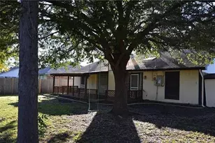 6401 Pilgrim Ln, Arlington, TX 76002 - Photo 11
