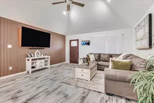 2412 Christine Dr, Granbury, TX 76048 - Photo 5