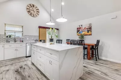 2412 Christine Drive, Granbury, TX 76048 - Photo 7