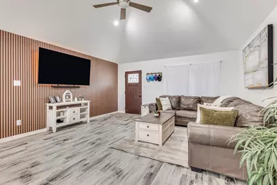 2412 Christine Drive, Granbury, TX 76048 - Photo 5