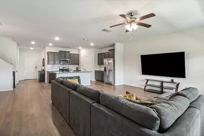 1310 Blossom Court Drive, Princeton, TX 75407 - Photo 7