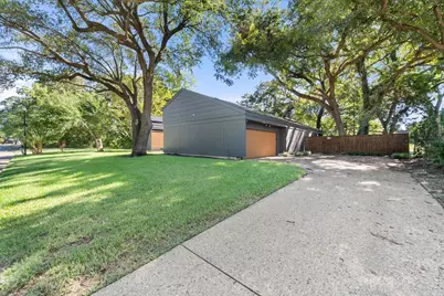 656 The Meadows Parkway, DeSoto, TX 75115 - Photo 3
