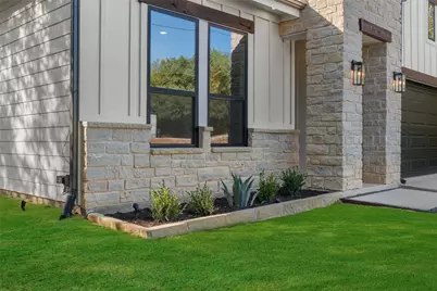 2904 Centaurus Way, Granbury, TX 76048 - Photo 3