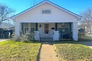 706 Virginia St, Graham, TX 76450 - Photo 1