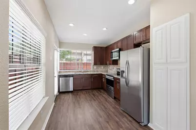 608 Fiesta Circle, Irving, TX 75063 - Photo 9