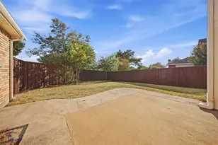 1427 Susan Ln, Carrollton, TX 75007 - Photo 35