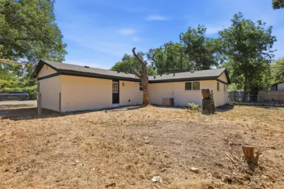 905 N Wood Street, Cleburne, TX 76033 - Photo 23