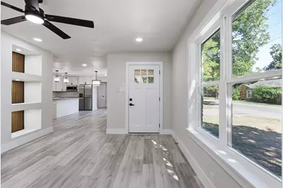 905 N Wood Street, Cleburne, TX 76033 - Photo 5