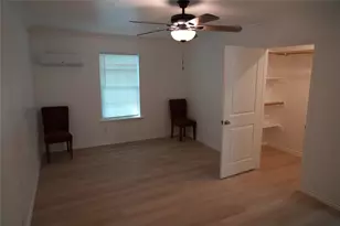 2313 N Riverside Dr, Fort Worth, TX 76111 - Photo 33