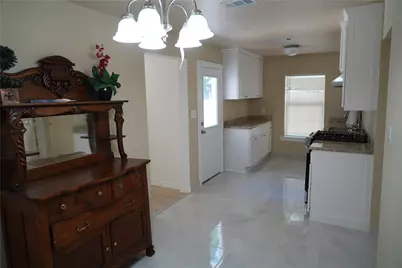 2313 N Riverside Drive, Fort Worth, TX 76111 - Photo 13