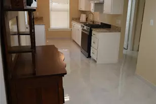 2313 N Riverside Dr, Fort Worth, TX 76111 - Photo 17