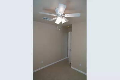 2313 N Riverside Drive, Fort Worth, TX 76111 - Photo 29