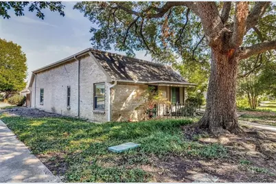 13853 Leinsper Green Street, Dallas, TX 75240 - Photo 9