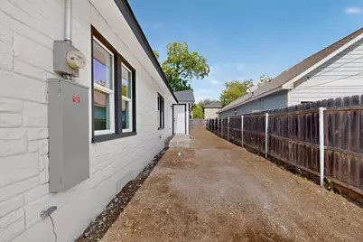 4427 Frank Street, Dallas, TX 75210 - Photo 35