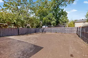 4427 Frank St, Dallas, TX 75210 - Photo 39