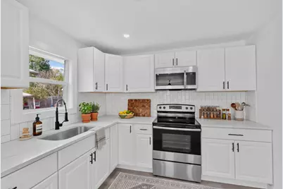 4427 Frank Street, Dallas, TX 75210 - Photo 17