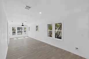 4427 Frank St, Dallas, TX 75210 - Photo 9