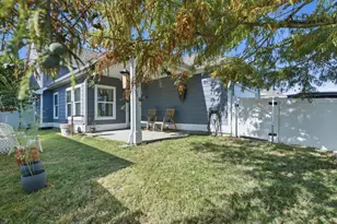 909 Charleston Ln, Savannah, TX 76227 - Photo 33