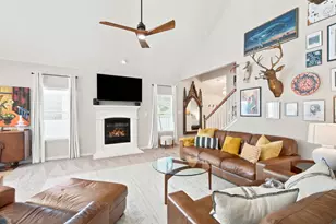 909 Charleston Ln, Savannah, TX 76227 - Photo 9
