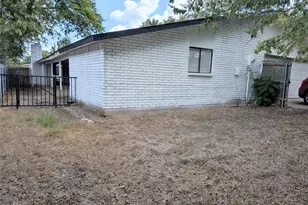 9015 High Plain Ln, Dallas, TX 75249 - Photo 35