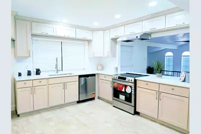 9015 High Plain Lane, Dallas, TX 75249 - Photo 15