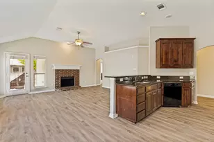 417 Brookhollow Ln, Saginaw, TX 76131 - Photo 9