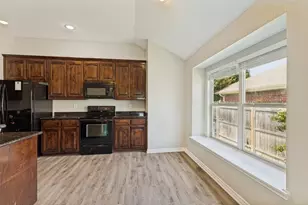417 Brookhollow Ln, Saginaw, TX 76131 - Photo 11