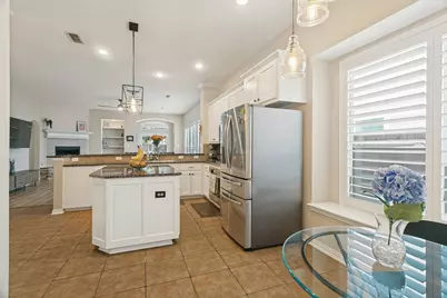 1037 Honeysuckle, Grapevine, TX 76051 - Photo 7