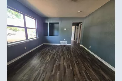 4424 Littlejohn Avenue, Fort Worth, TX 76105 - Photo 5