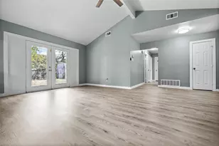 1410 Oakbrook St, Lancaster, TX 75134 - Photo 5