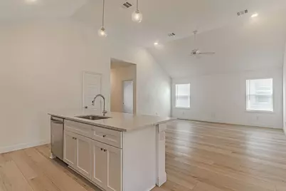6713 Lake Overlook Drive, Fort Worth, TX 76135 - Photo 7