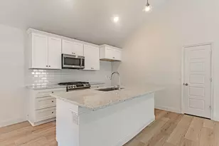 6713 Lake Overlook Dr, Fort Worth, TX 76135 - Photo 11