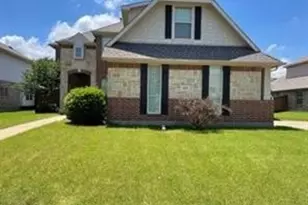2951 N Camino Lagos, Grand Prairie, TX 75054 - Photo 1
