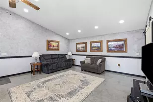 7703 Prairie Creek Ln, Tolar, TX 76476 - Photo 19