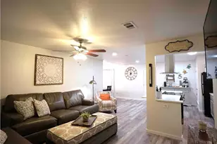 610 Jones St, Euless, TX 76040 - Photo 3