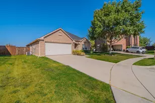 2744 Winterberry Ln, Little Elm, TX 75068 - Photo 3