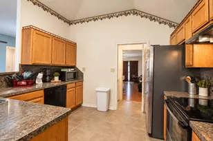 203 Knight Ln, Waco, TX 76705 - Photo 5