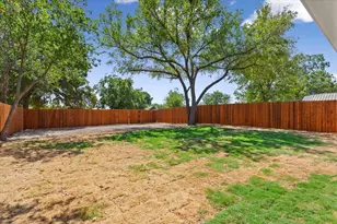 2704 Clay Ave, Waco, TX 76711 - Photo 27