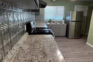 202 E Carolyn Dr, Garland, TX 75041 - Photo 9