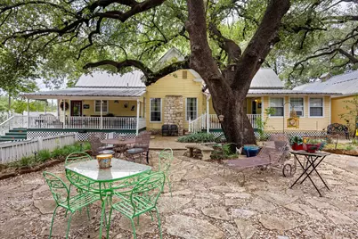 1002 W Pearl Street, Granbury, TX 76048 - Photo 29