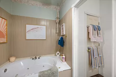 1002 W Pearl Street, Granbury, TX 76048 - Photo 35