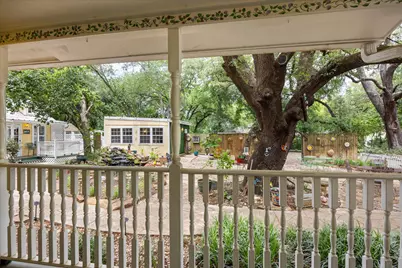 1002 W Pearl Street, Granbury, TX 76048 - Photo 31