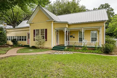 1002 W Pearl Street, Granbury, TX 76048 - Photo 3