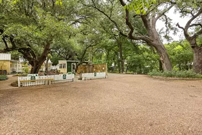 1002 W Pearl Street, Granbury, TX 76048 - Photo 27