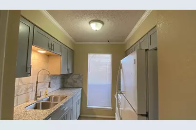2750 Parkchester Drive, Arlington, TX 76015 - Photo 7