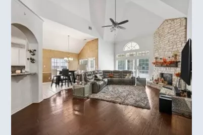 416 Shadow Creek Drive, DeSoto, TX 75115 - Photo 3