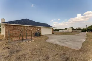 12169 Liberty School Rd, Azle, TX 76020 - Photo 25