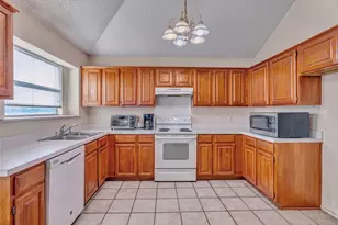 6700 Daffodil Ct, Fort Worth, TX 76137 - Photo 3
