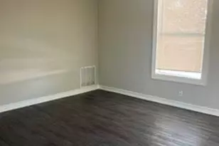 901 Davis St, Grand Prairie, TX 75050 - Photo 13