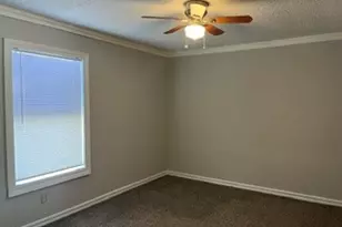 901 Davis St, Grand Prairie, TX 75050 - Photo 5